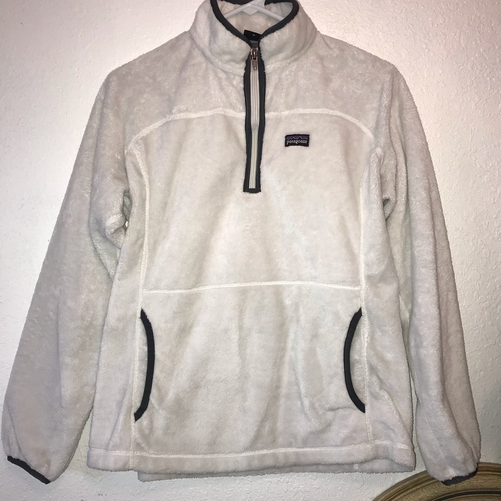 Pagonia white sweater